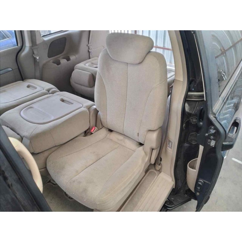 Recambio de asientos trasero izquierdo para kia carnival 2.9 crdi vgt active referencia OEM IAM   