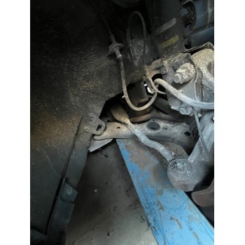 BRAZO SUSPENSION INFERIOR DELANTERO DERECHO 