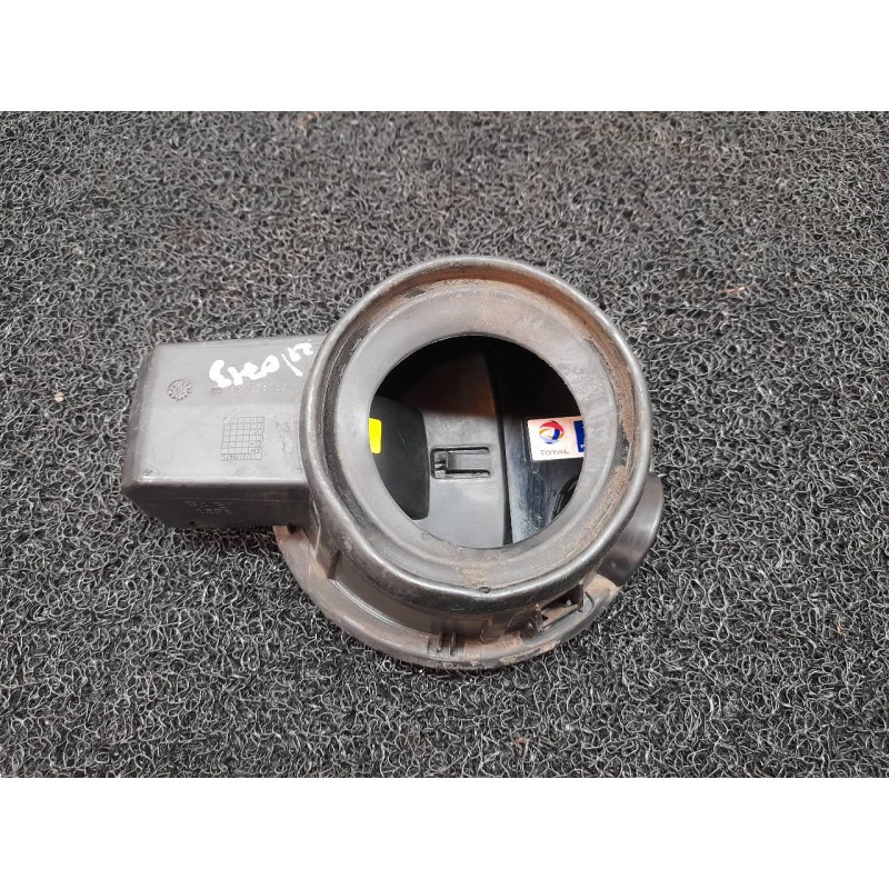 Recambio de tapa exterior combustible para peugeot 3008 premium referencia OEM IAM 9682803280 2