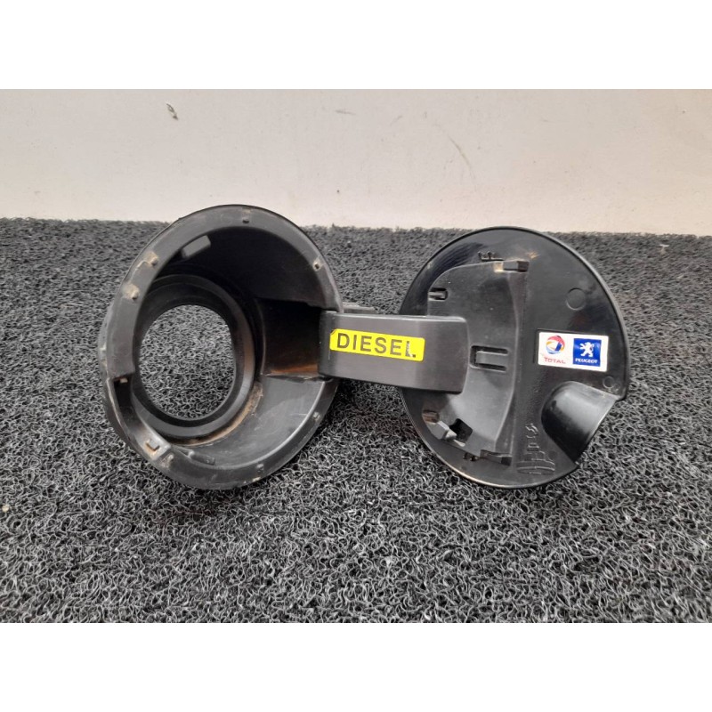 Recambio de tapa exterior combustible para peugeot 3008 premium referencia OEM IAM 9682803280 4