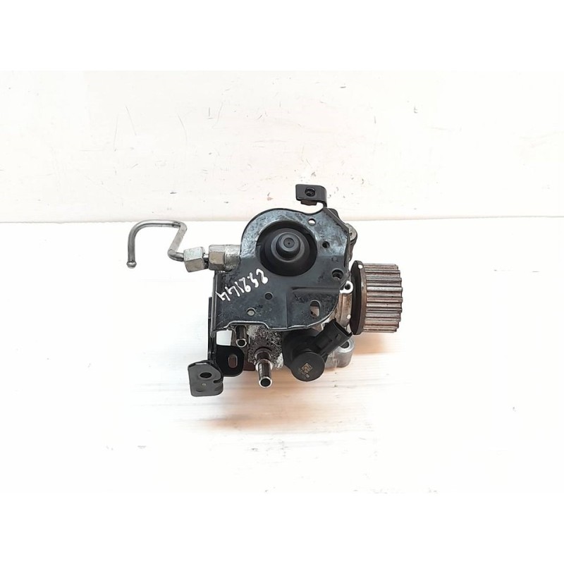 Recambio de bomba inyeccion para renault kangoo emotion referencia OEM IAM 0445010704 167007358R - Blanco 4