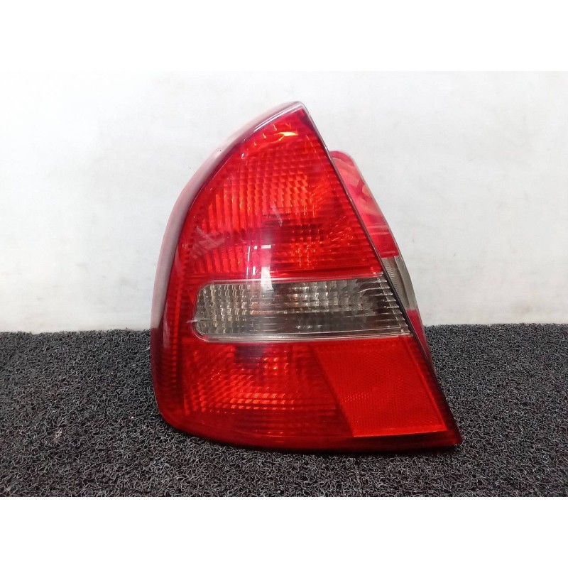 Recambio de piloto trasero izquierdo para mitsubishi carisma berlina 5 (da0) 1900 di-d comfort referencia OEM IAM 3