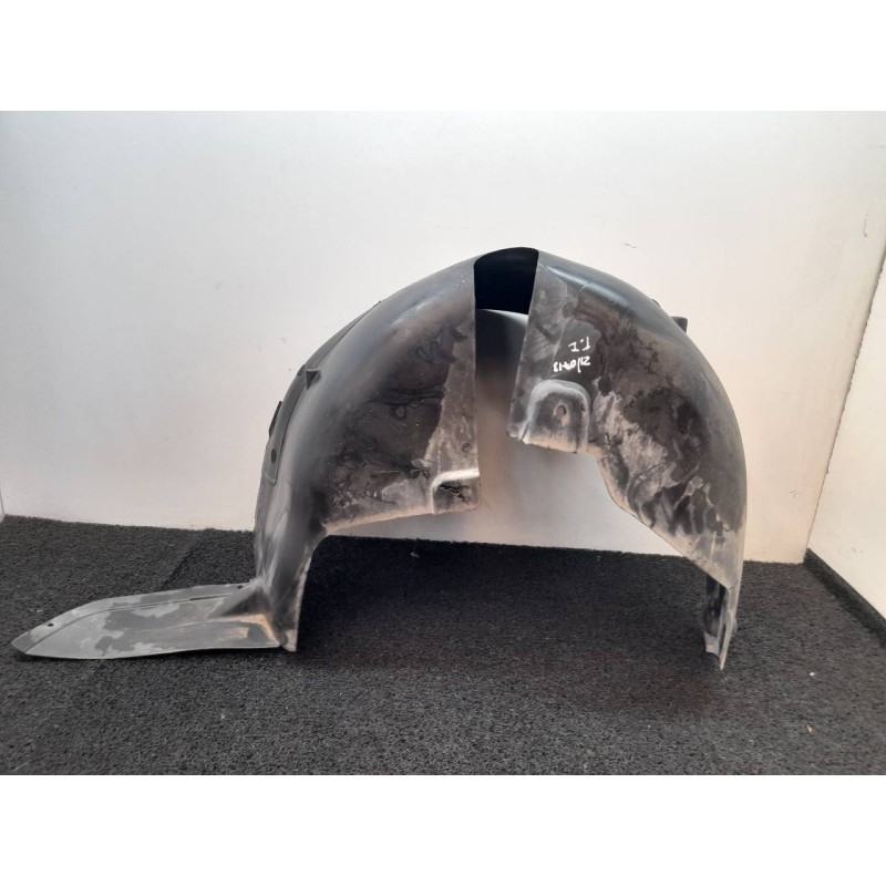 Recambio de paso rueda plastico trasero izquierdo para peugeot 3008 premium referencia OEM IAM 9684637780 2