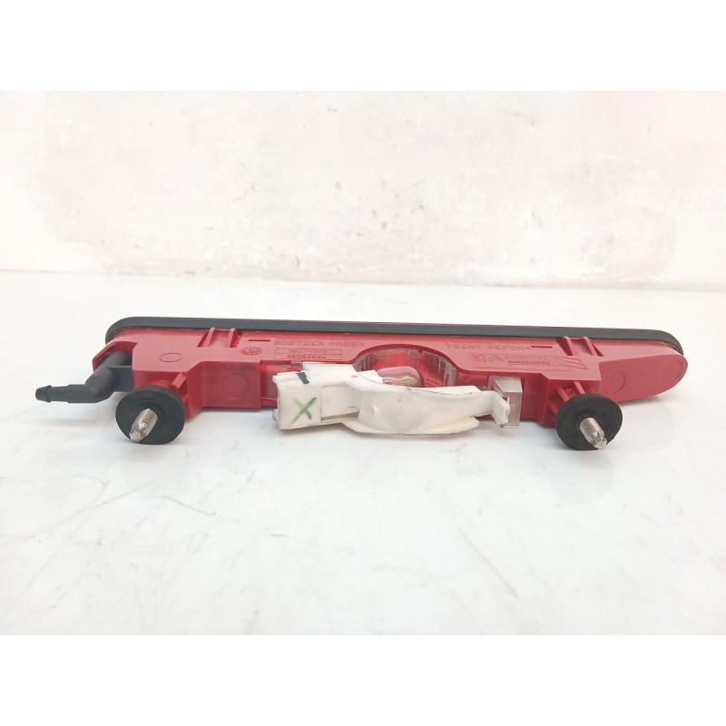 Recambio de luz central de freno para opel combo life expression referencia OEM IAM 9682830180 - Marrón 3