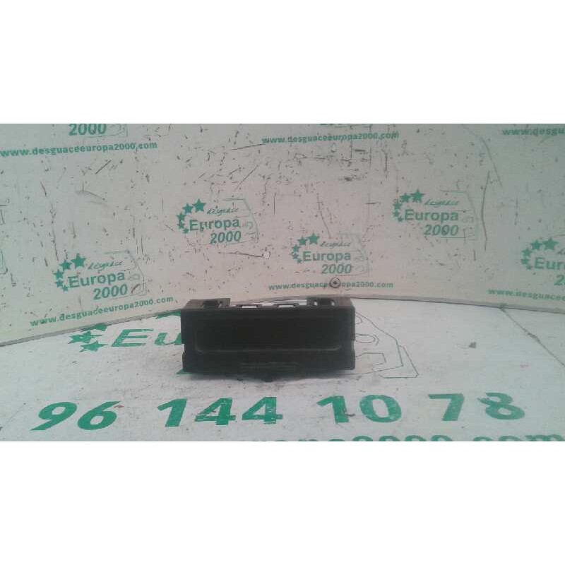 Recambio de pantalla multifuncion para renault megane ii berlina 5p 1.4 16v referencia OEM IAM 8200107839  