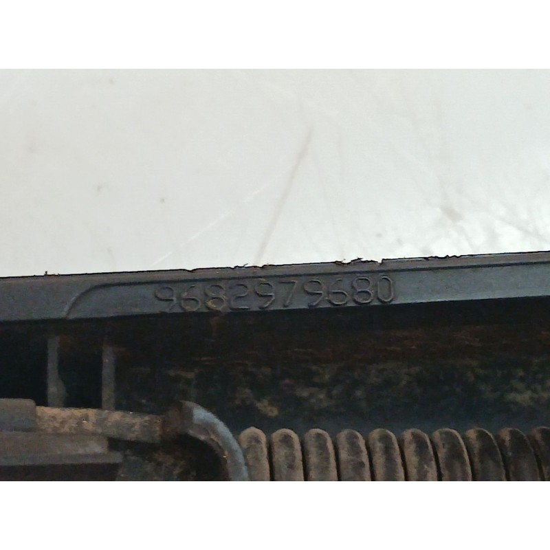 Recambio de brazo limpia trasero para opel combo life expression referencia OEM IAM 9682979680 - Marrón 2