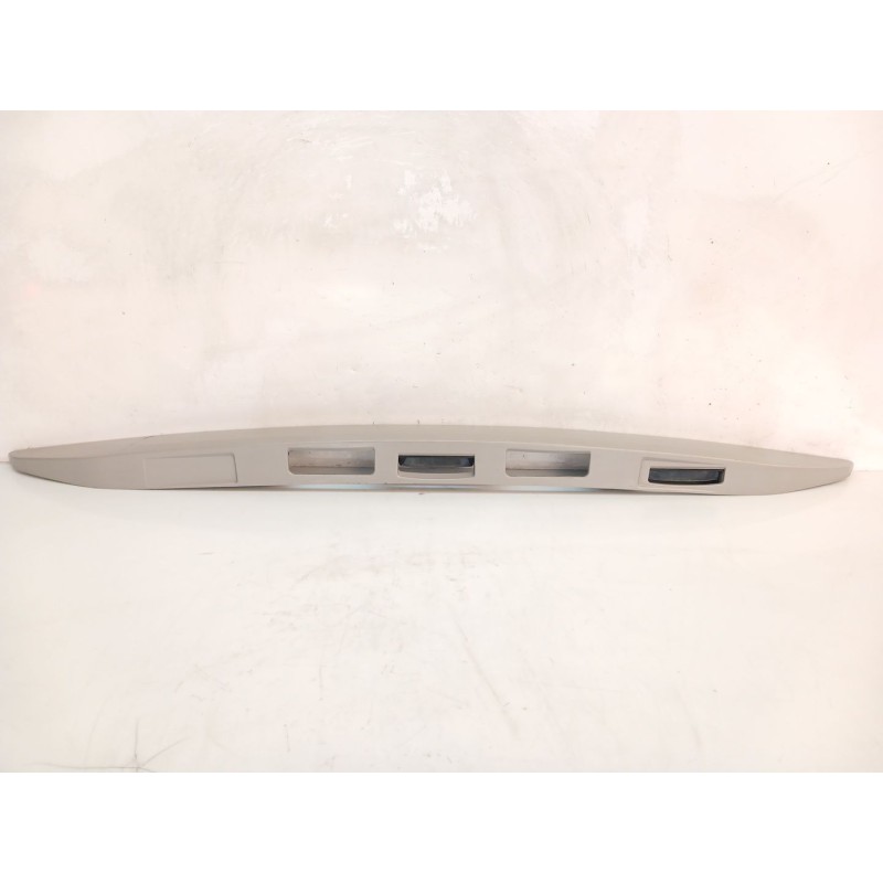 Recambio de molduras traseras para opel combo life expression referencia OEM IAM 9826157977  