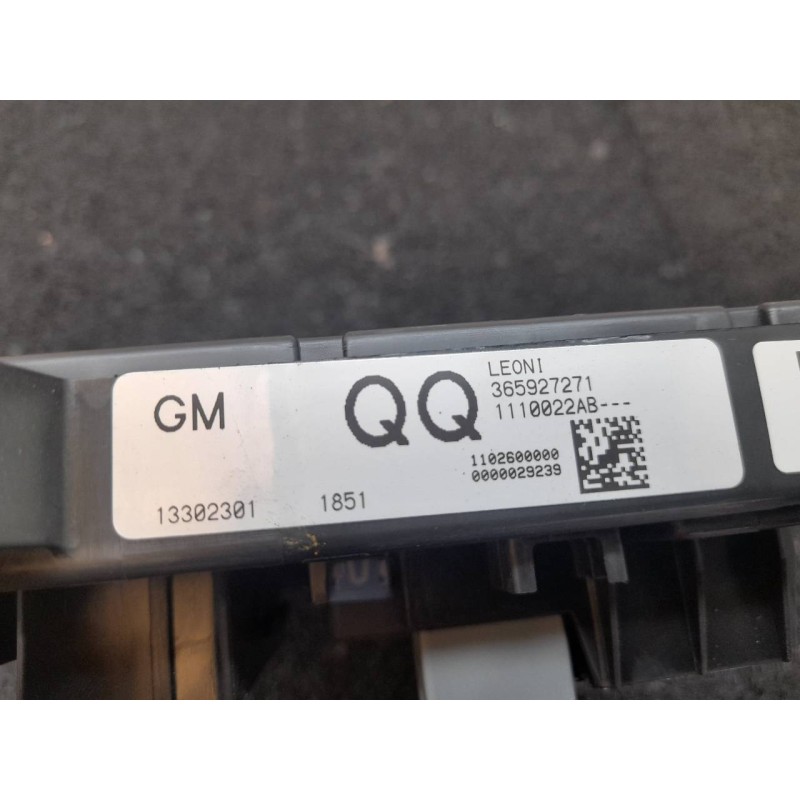 Recambio de caja reles / fusibles para opel astra j lim. sport referencia OEM IAM 13302301 365927271 1102600000 - Rojo 2