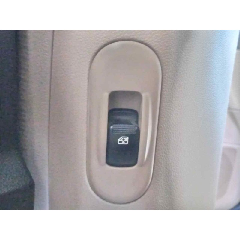Recambio de mando elevalunas trasero izquierdo para kia carnival 2.9 crdi vgt active referencia OEM IAM   