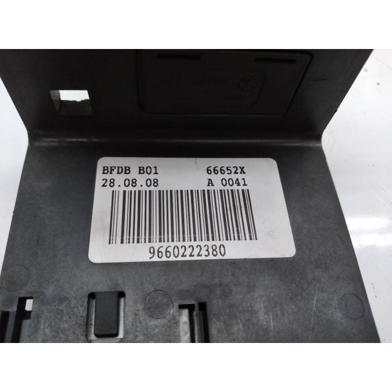 Recambio de caja reles / fusibles para peugeot 308 sw confort referencia OEM IAM V9660222380 - Gris 4