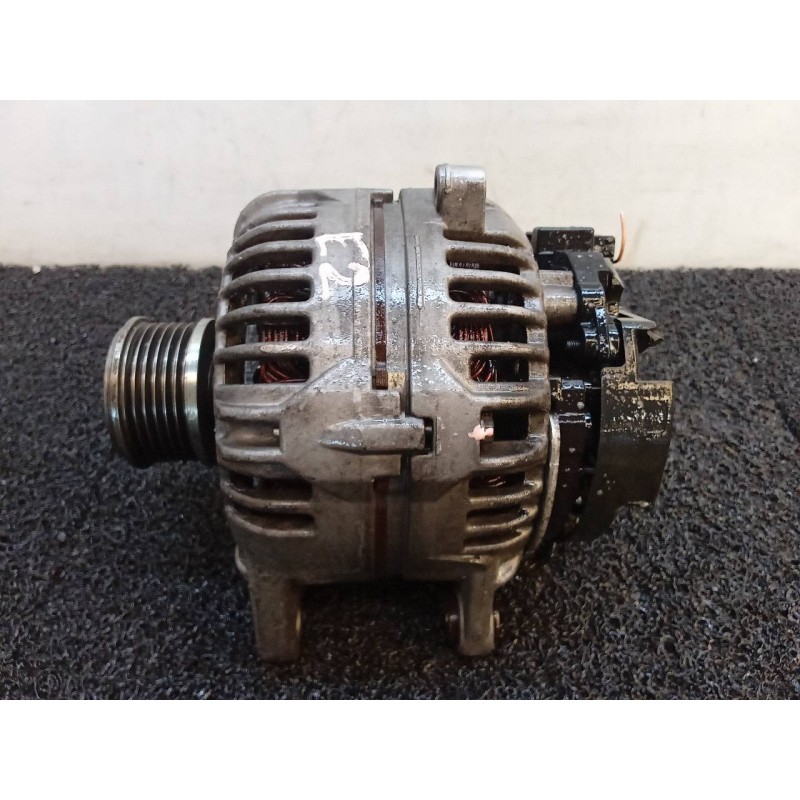 Recambio de alternador para renault kangoo profesional referencia OEM IAM 0124525139 8200660034A BOSCH