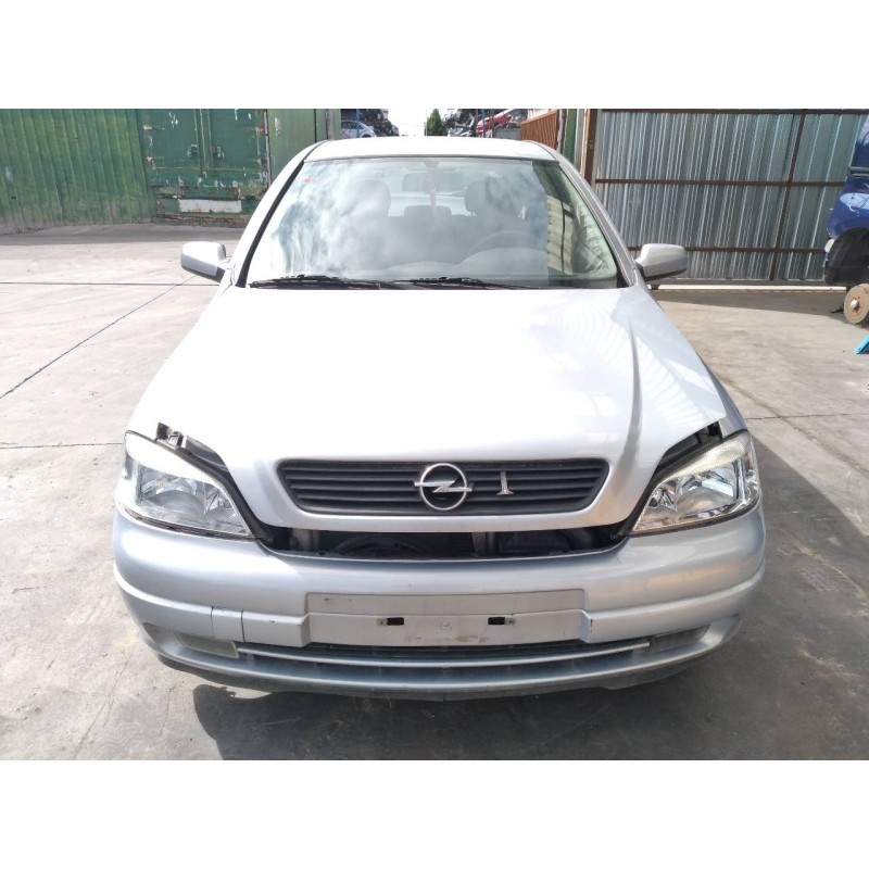 opel astra g berlina del año 2000