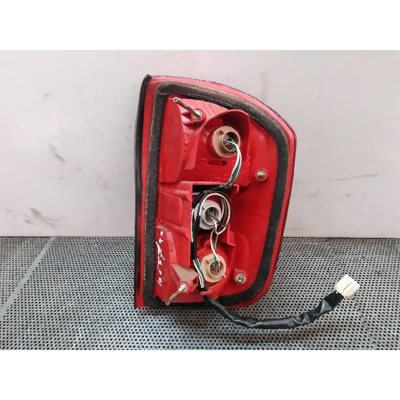 Recambio de piloto trasero izquierdo para toyota rav 4 (a2) 1.8 16v cat referencia OEM IAM - Gris 2