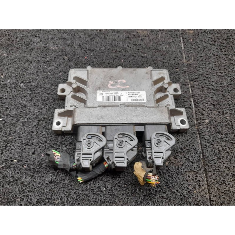 Recambio de centralita motor uce para dacia sandero ambiance referencia OEM IAM 8200672654 S120204120A CONTINENTAL