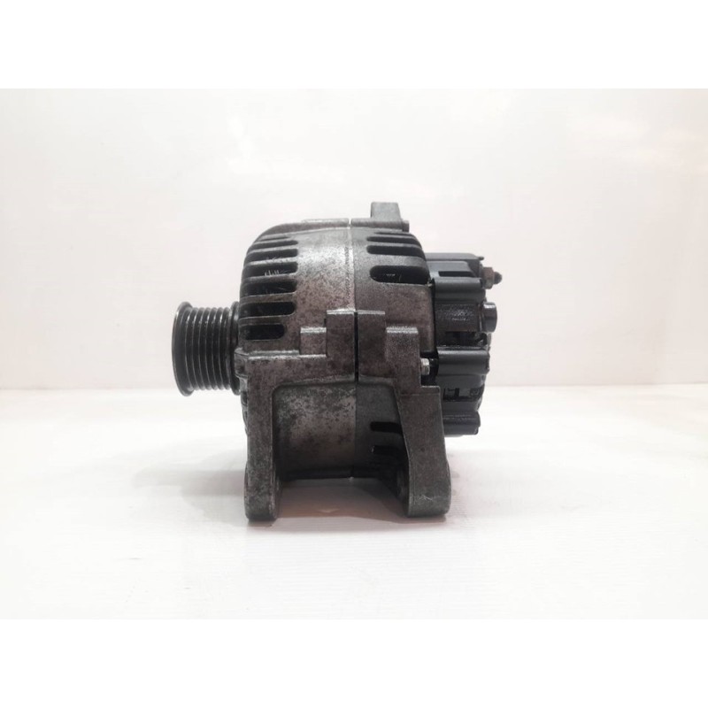 Recambio de alternador para renault megane ii berlina 5p confort dynamique referencia OEM IAM 8200290215  VALEO