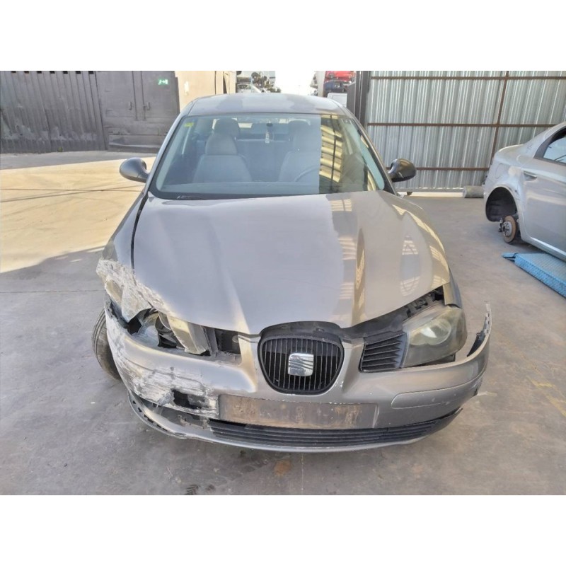 seat ibiza (6l1) del año 2002