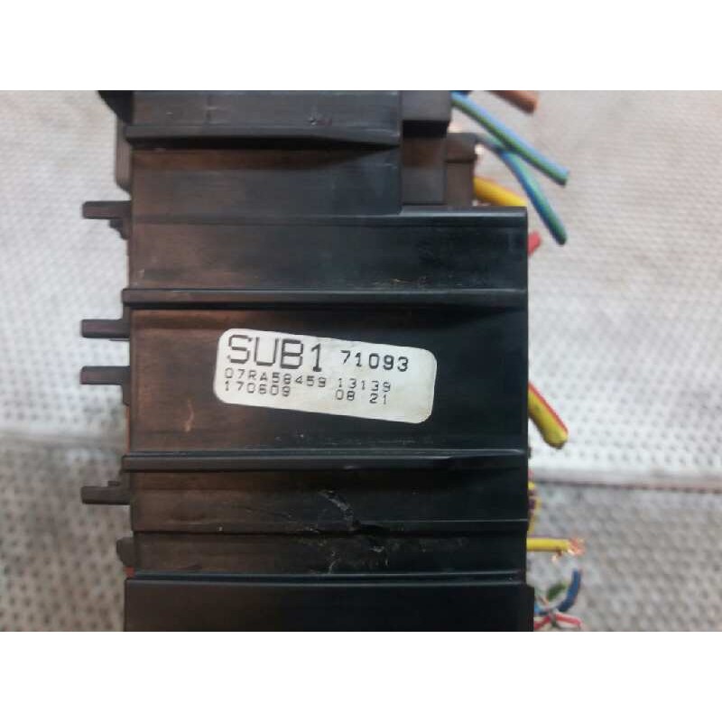 Recambio de caja reles / fusibles para ford fiesta (cb1) 1.4 tdci cat referencia OEM IAM 8V5T14K012EHF 07RA58459 SUB171093 - Rojo 2