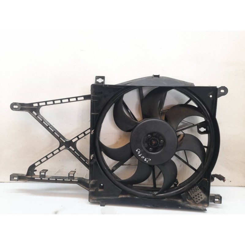 Recambio de electroventilador para opel zafira b essentia referencia OEM IAM 0130303986 13205941 BOSCH - Azul 2