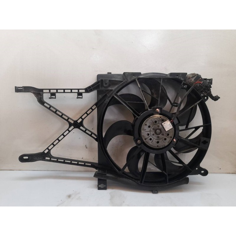 Recambio de electroventilador para opel zafira b essentia referencia OEM IAM 0130303986 13205941 BOSCH - Azul 5