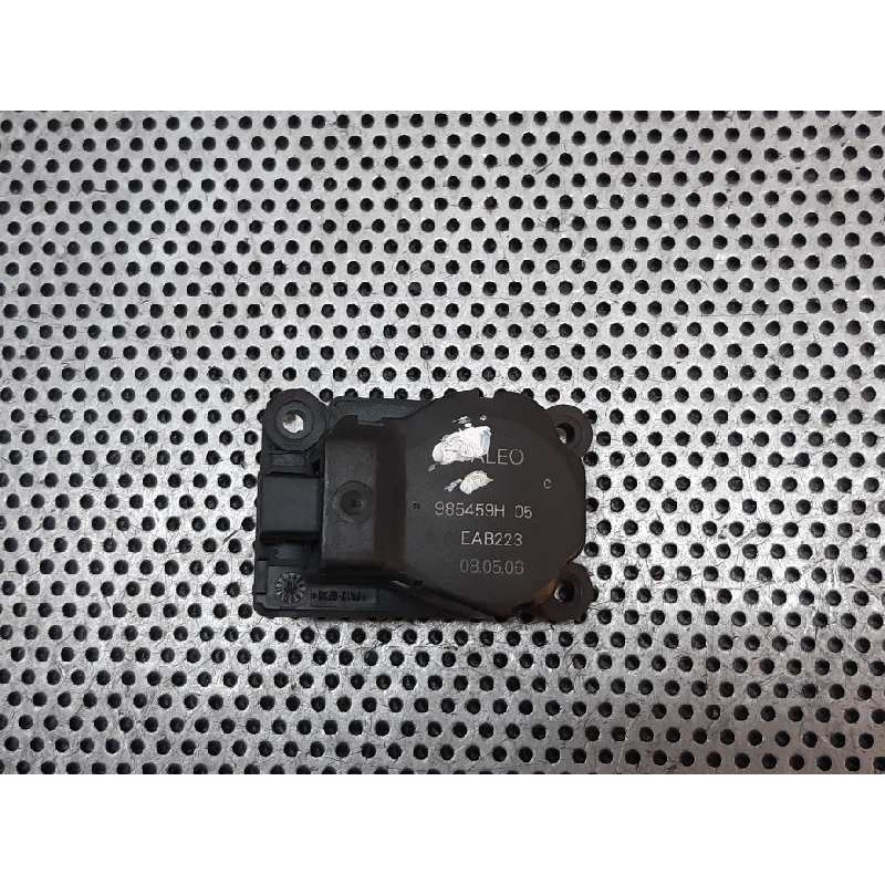 Recambio de motor apertura trampillas climatizador para bmw serie 3 berlina (e90) 320d referencia OEM IAM 985459H05  