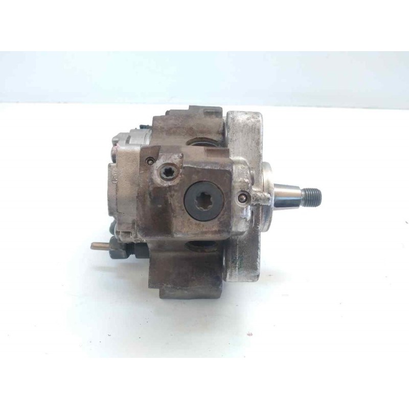 Recambio de bomba inyeccion para mitsubishi space star (dg0) 1900 di-d plus referencia OEM IAM 8200108225 0445010075 BOSCH 4