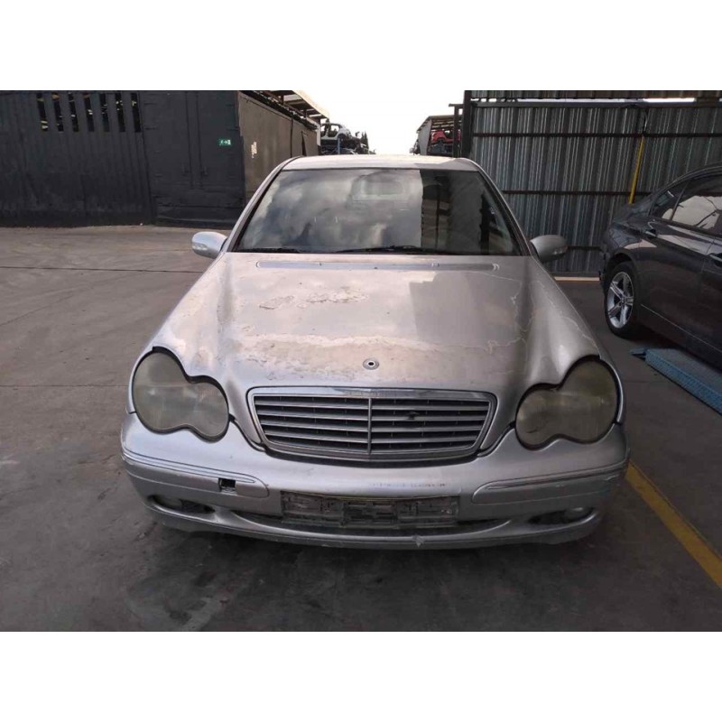 mercedes-benz clase c (w203) berlina del año 2002