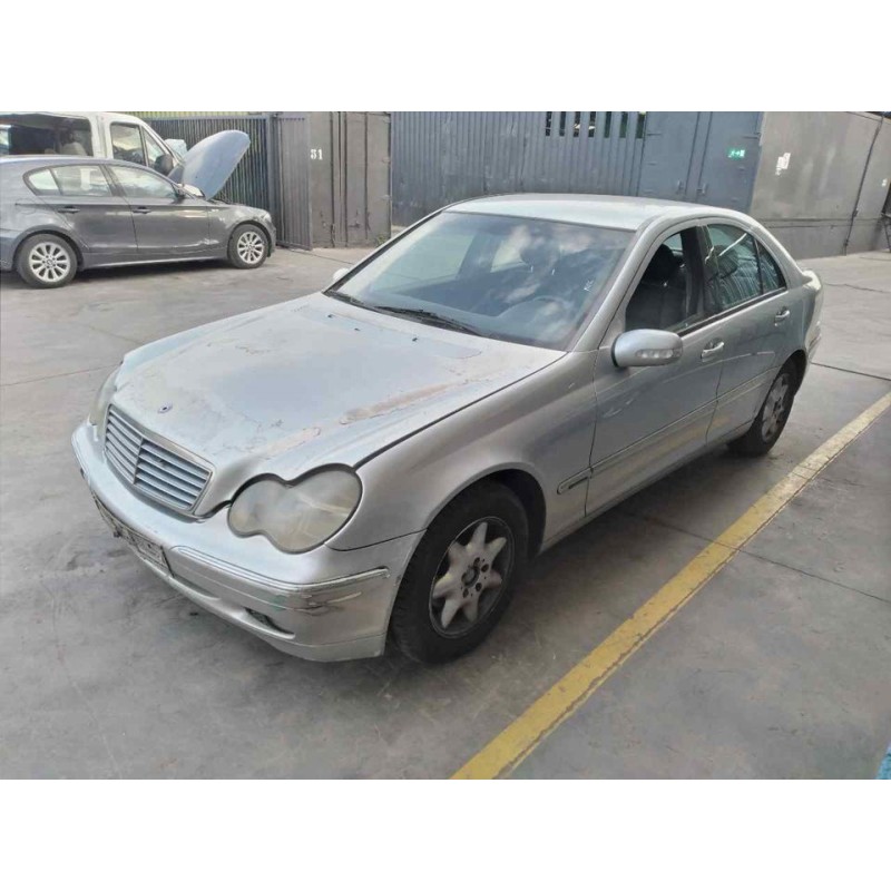 mercedes-benz clase c (w203) berlina del año 2002