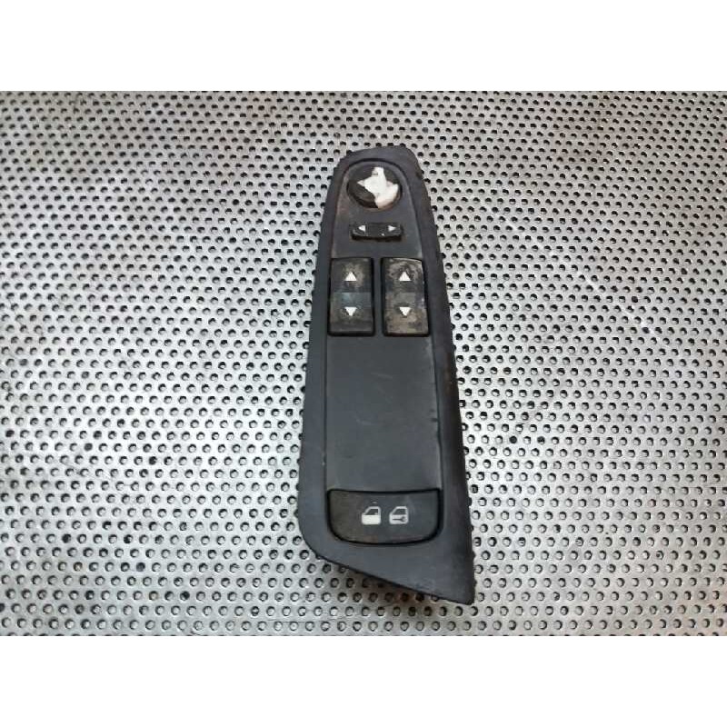 Recambio de mando elevalunas delantero izquierdo para fiat stilo (192) 1.9 jtd cat referencia OEM IAM B569  