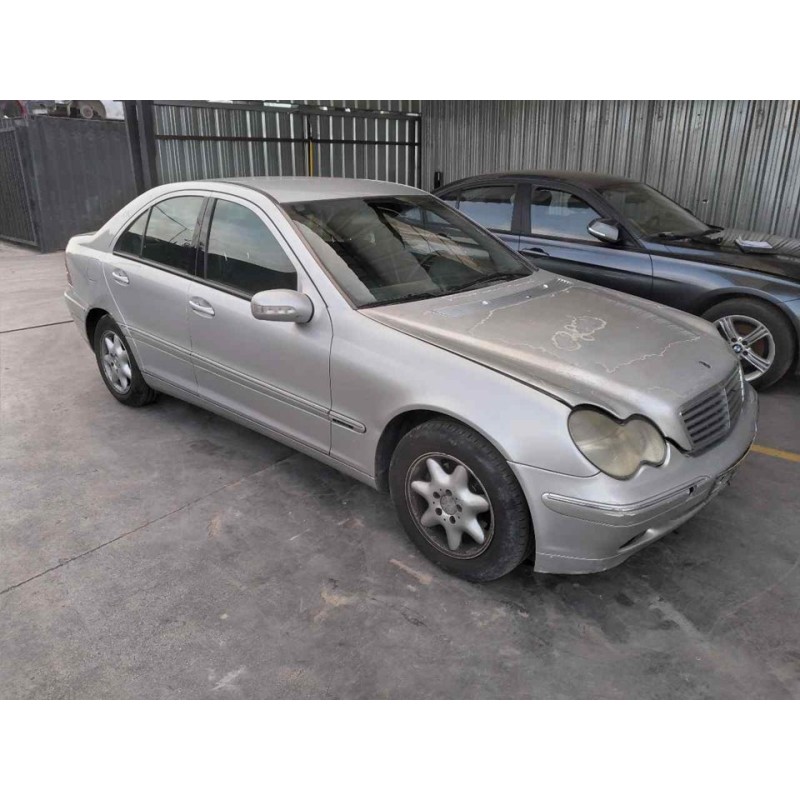 mercedes-benz clase c (w203) berlina del año 2002