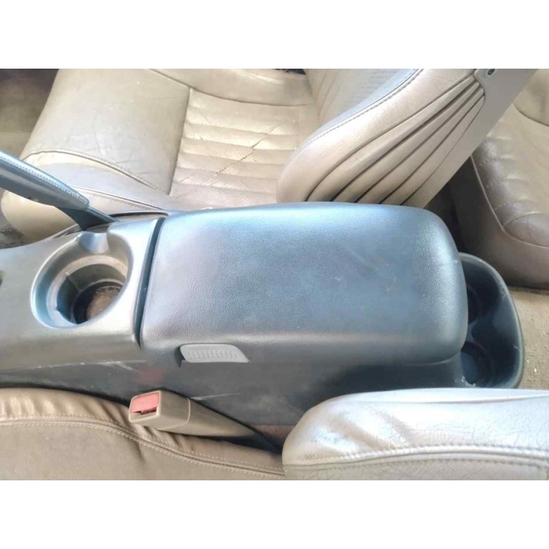 Recambio de apoyabrazos central para chevrolet camaro cabrio piel referencia OEM IAM   
