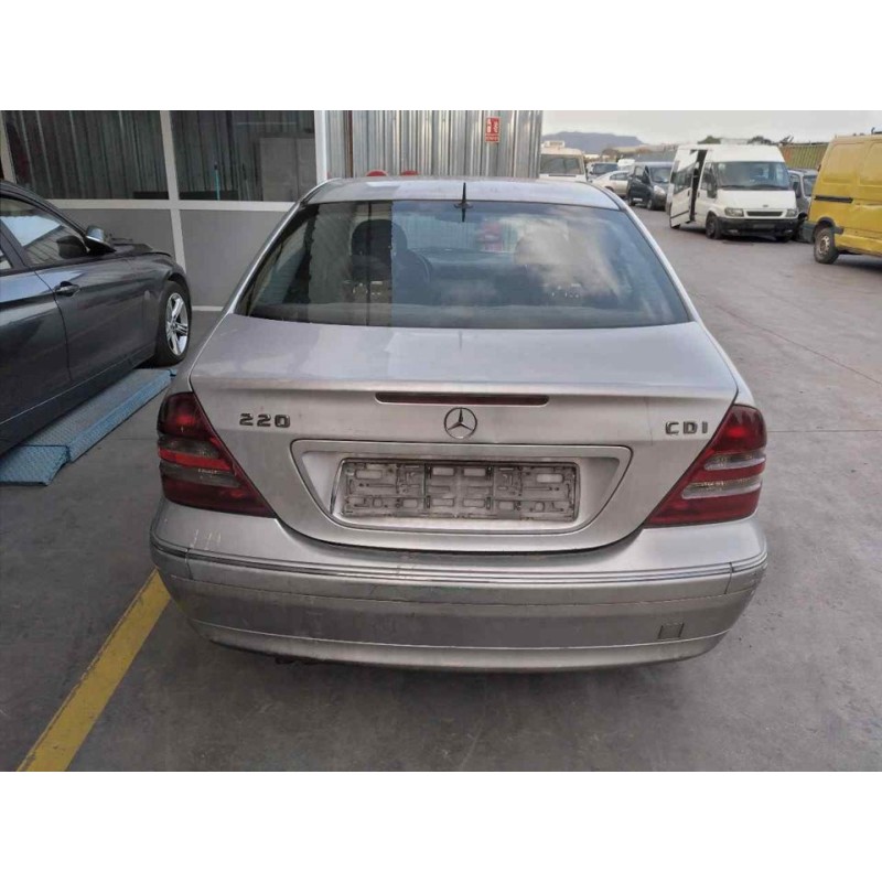 mercedes-benz clase c (w203) berlina del año 2002