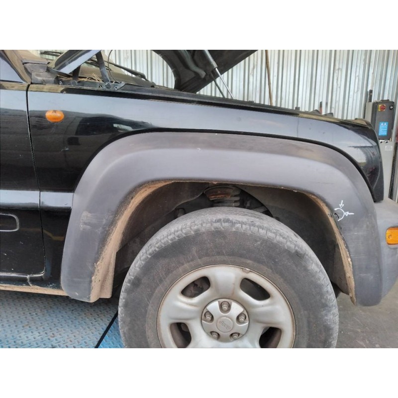 Recambio de aleta delantera derecha para chrysler jeep cherokee (kj) 2.5 crd sport referencia OEM IAM   