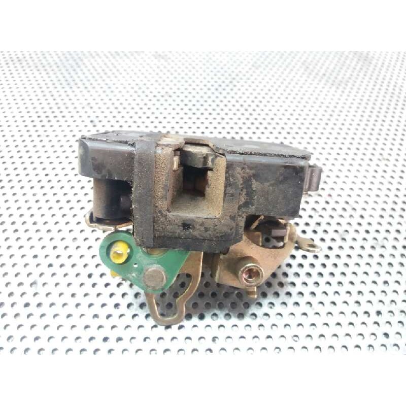 Recambio de cerradura puerta delantera derecha para nissan atleon 110 referencia OEM IAM - Blanco 3