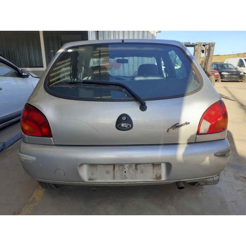 ford fiesta berlina del año 1997