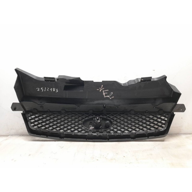 Recambio de rejilla delantera para ford focus berlina (cap) trend referencia OEM IAM 4M518200AJ 3