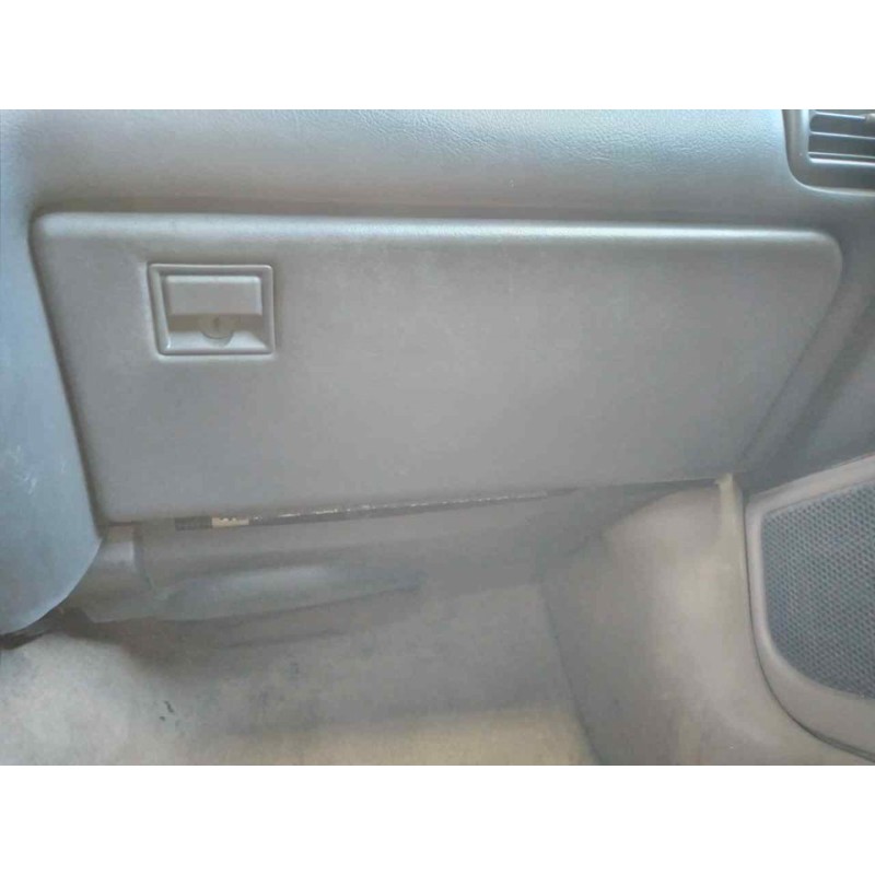 Recambio de guantera para chevrolet camaro cabrio piel referencia OEM IAM   