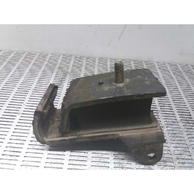 Recambio de soporte motor izquierdo para nissan serena (c23m) 1.6 cat referencia OEM IAM 11210  
