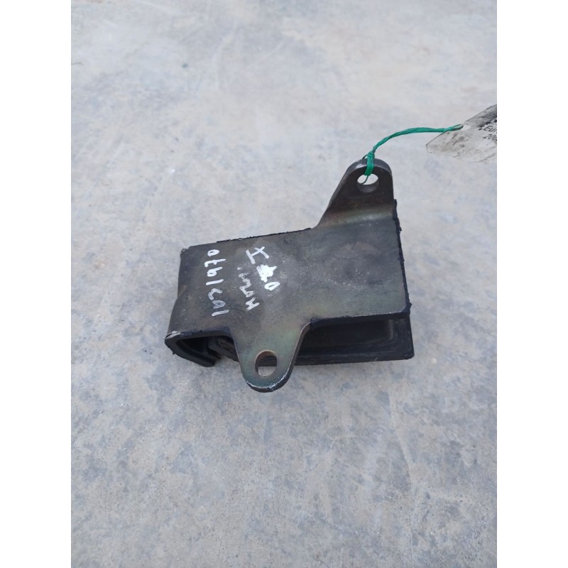 Recambio de soporte motor izquierdo para nissan serena (c23m) 1.6 cat referencia OEM IAM 11210 6
