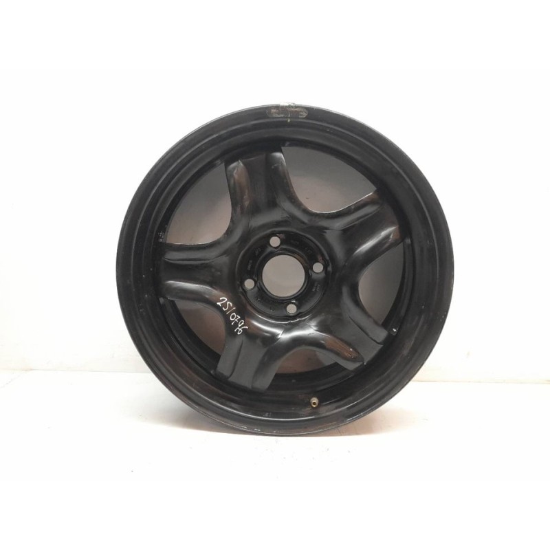 Recambio de llanta para dacia sandero stepway essential referencia OEM IAM 403001040R  