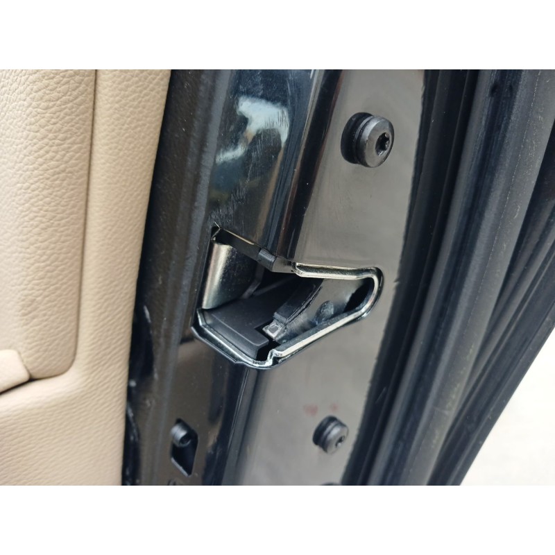 Recambio de cerradura puerta trasera derecha para bmw 3 (e90) 320 d referencia OEM IAM   