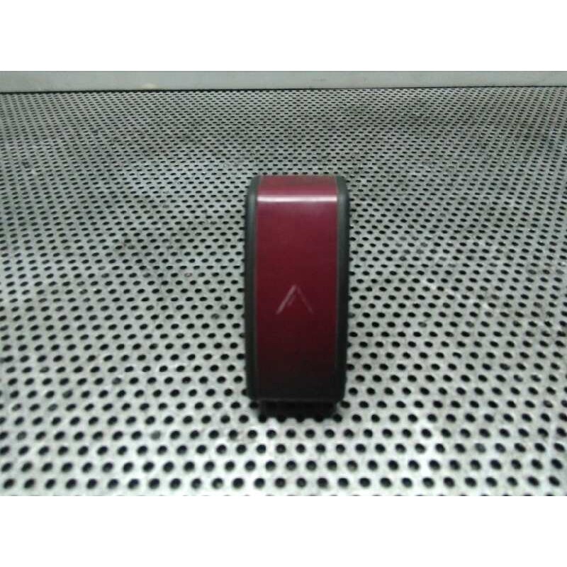 Recambio de warning para opel combo (corsa c) familiar referencia OEM IAM 13539900  