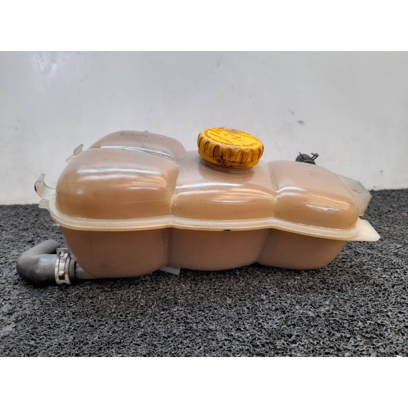 Recambio de deposito expansion para opel omega b gl berlina referencia OEM IAM 90411637  
