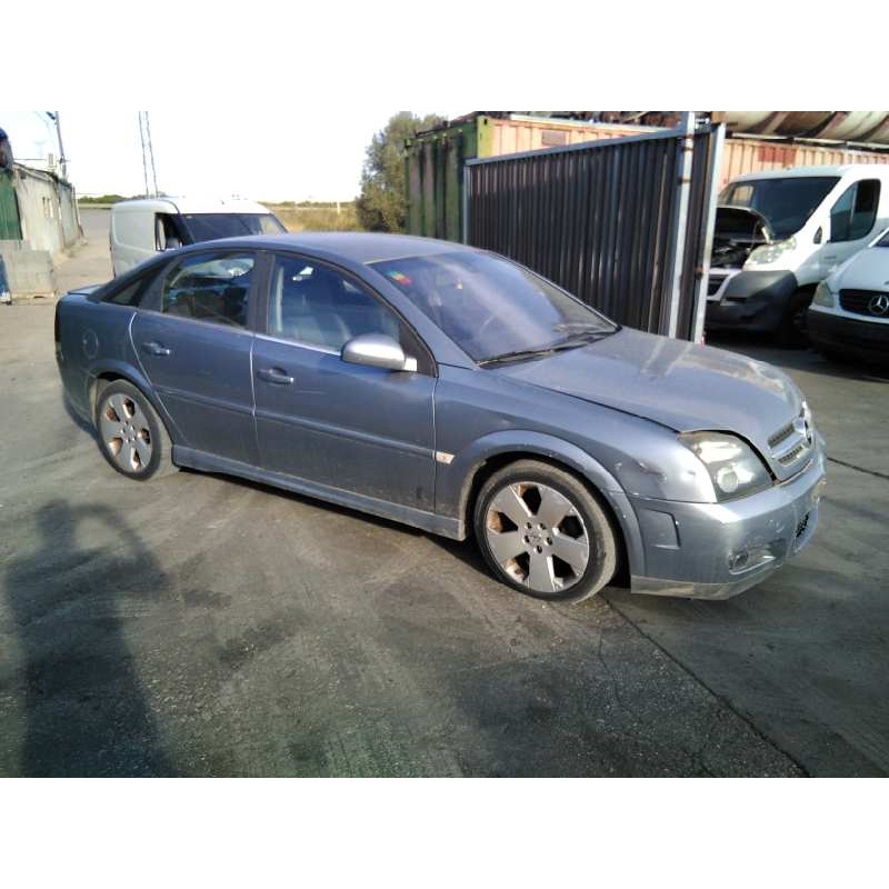 opel vectra c berlina del año 2004