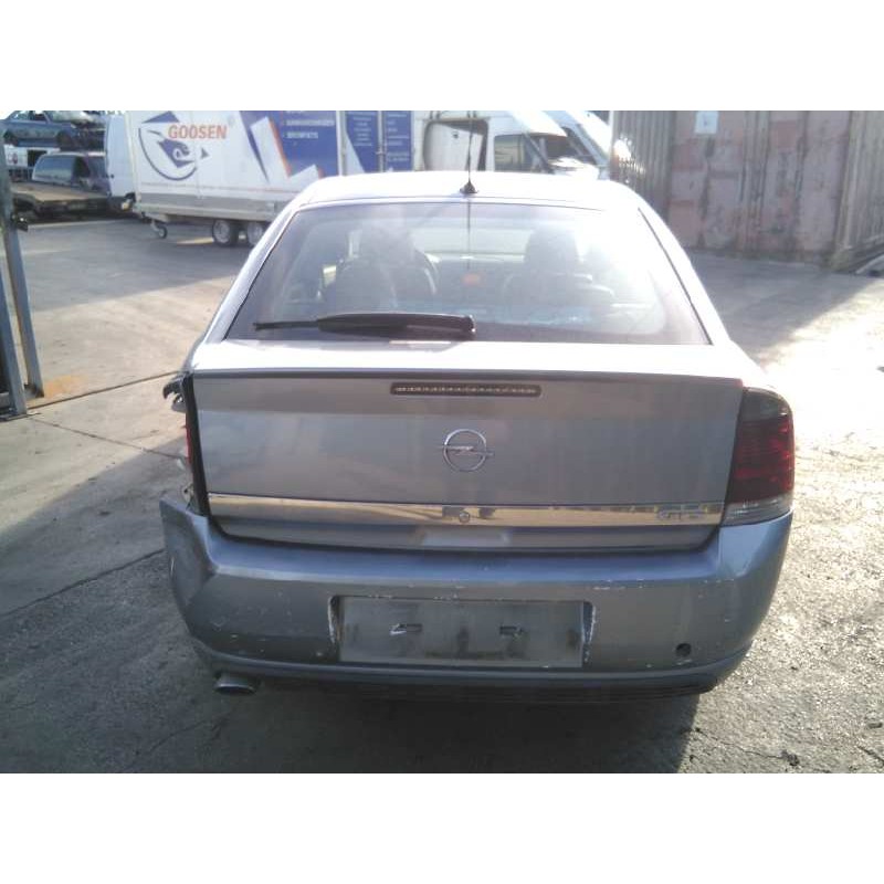 opel vectra c berlina del año 2004