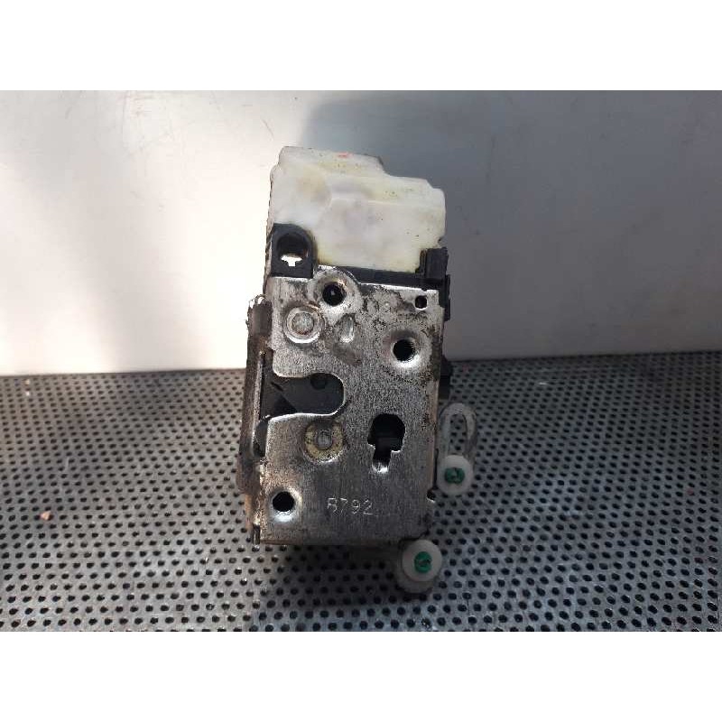 Recambio de cerradura puerta delantera izquierda para alfa romeo 147 (190) 1.9 jtd cat referencia OEM IAM   