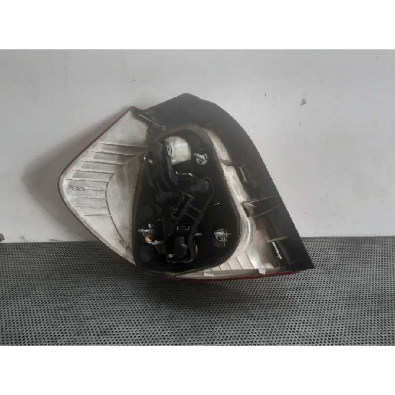 Recambio de piloto trasero derecho para bmw serie 1 berlina (e81/e87) 120d referencia OEM IAM 69245020S - Blanco 2