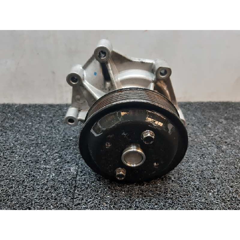 Recambio de bomba agua para kia sorento 2.5 crdi ex referencia OEM IAM   