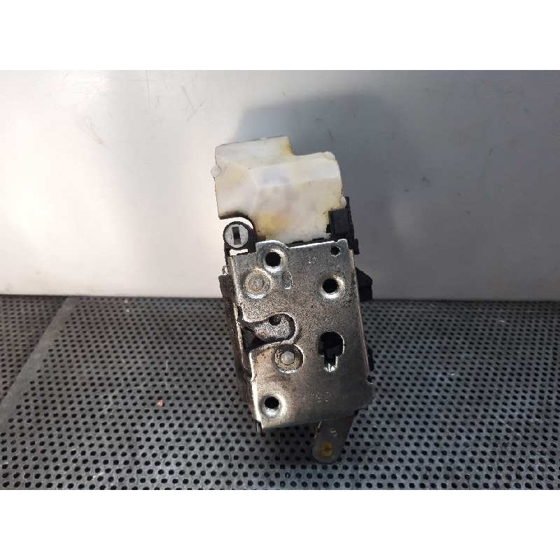 Recambio de cerradura puerta trasera izquierda para alfa romeo 147 (190) 1.9 jtd cat referencia OEM IAM   