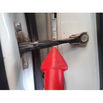 RETENEDOR PUERTA DELANTERA IZQUIERDA 