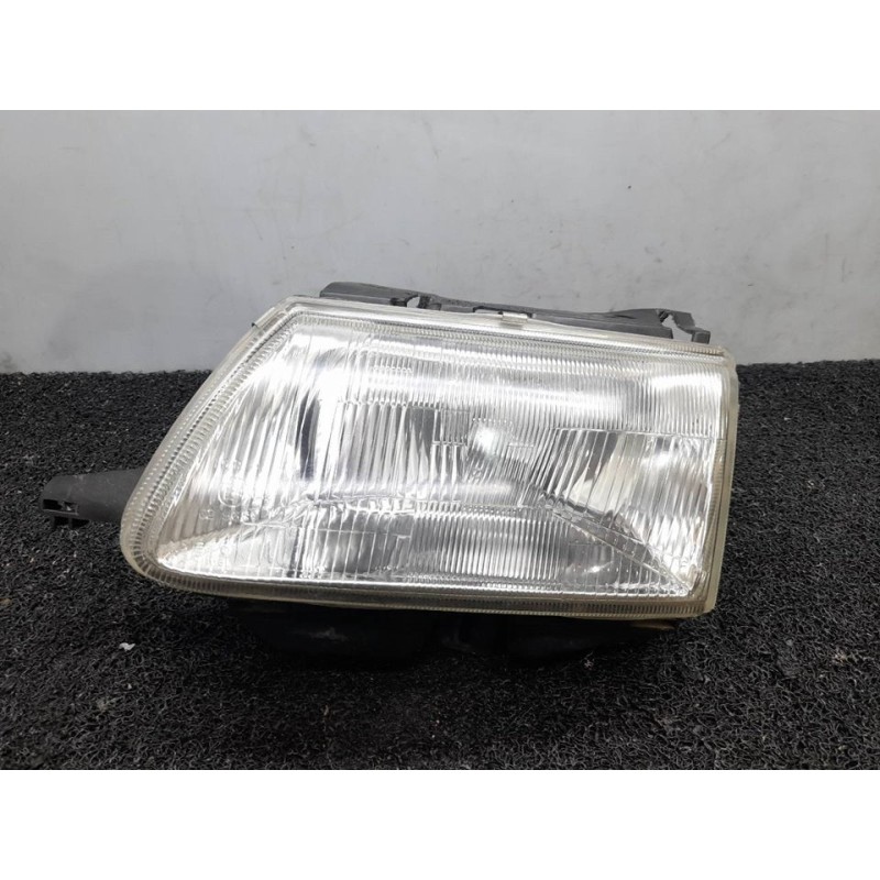 Recambio de faro izquierdo para citroën saxo 1.5 d seduction referencia OEM IAM   